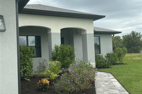 Villa ou maison à vendre à Rotonda, Floride: 3 chambres, 151.43 m2 № 2421813 - photo 3