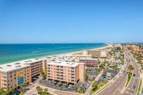 Condo in Madeira Beach, Florida, 2 bedrooms  № 2308920