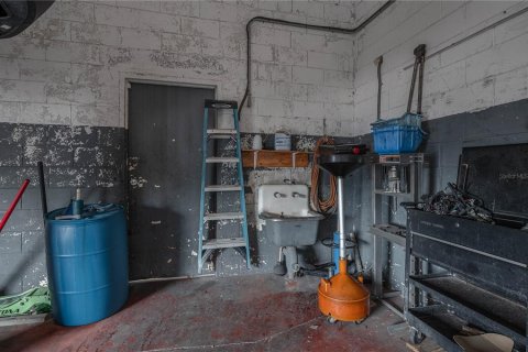 Купить коммерческую недвижимость в Хейнс-Сити, Флорида 334.36м2, № 1667127 - фото 14