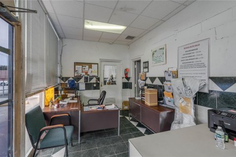Купить коммерческую недвижимость в Хейнс-Сити, Флорида 334.36м2, № 1667127 - фото 4