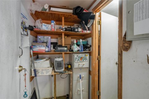 Купить коммерческую недвижимость в Хейнс-Сити, Флорида 334.36м2, № 1667127 - фото 11