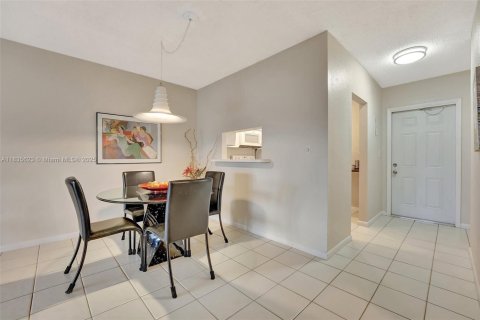 Condo in Lauderdale Lakes, Florida, 2 bedrooms  № 1820350 - photo 6