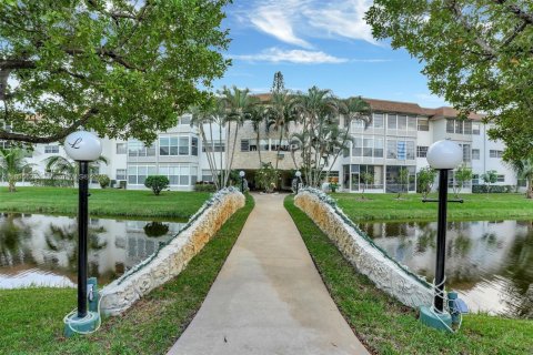 Condo in Lauderdale Lakes, Florida, 2 bedrooms  № 1820350 - photo 25