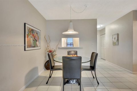 Condo in Lauderdale Lakes, Florida, 2 bedrooms  № 1820350 - photo 7