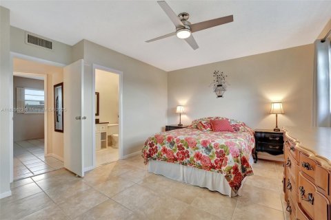 Condo in Lauderdale Lakes, Florida, 2 bedrooms  № 1820350 - photo 14