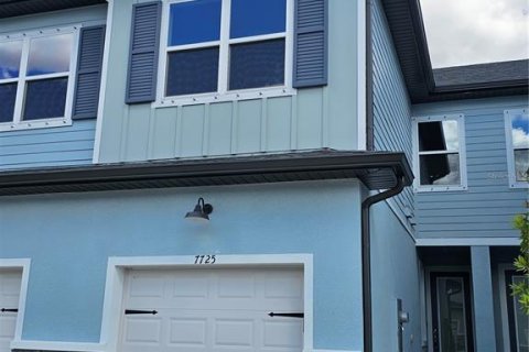 Townhouse in Seminole, Florida 2 bedrooms, 142.51 sq.m. № 2427375 - photo 2