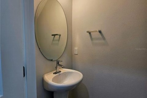 Townhouse in Seminole, Florida 2 bedrooms, 142.51 sq.m. № 2427375 - photo 6