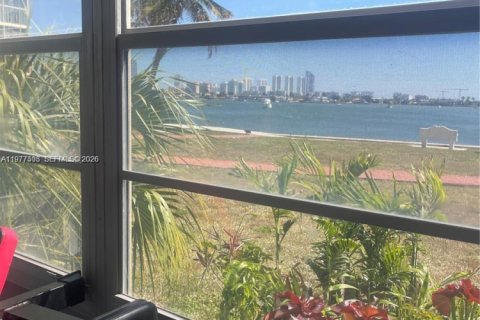 Condominio en venta en Aventura, Florida, 1 dormitorio, 71.35 m2 № 2044254 - foto 4