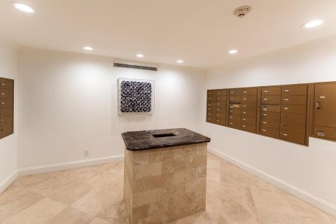 Condo in Palm Beach, Florida, 1 bedroom  № 2184920 - photo 26