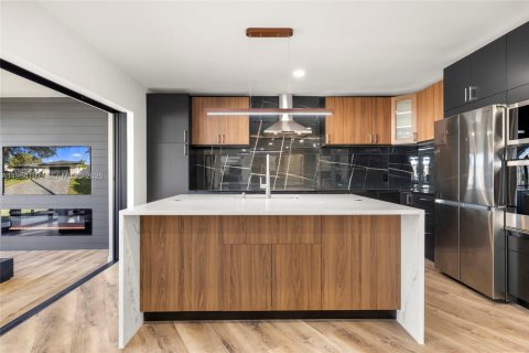 Casa en venta en Lighthouse Point, Florida, 4 dormitorios, 229.1 m2 № 2027096 - foto 8