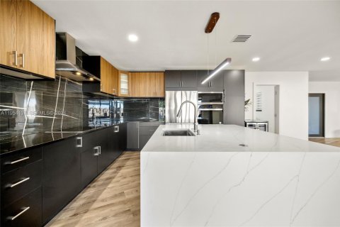 Casa en venta en Lighthouse Point, Florida, 4 dormitorios, 229.1 m2 № 2027096 - foto 10