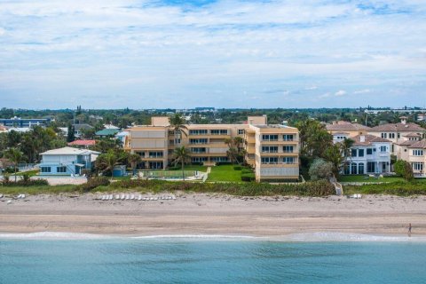Condo in Highland Beach, Florida, 2 bedrooms  № 876519 - photo 1