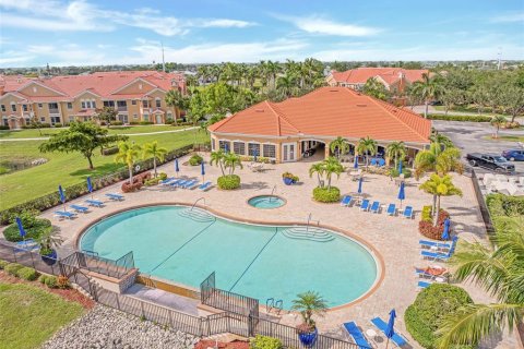 Copropriété à vendre à Cape Coral, Floride: 2 chambres, 113.62 m2 № 1843143 - photo 4