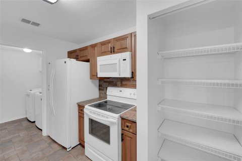 Copropriété à vendre à Cape Coral, Floride: 2 chambres, 113.62 m2 № 1843143 - photo 6