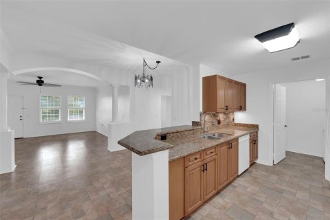 Copropriété à vendre à Cape Coral, Floride: 2 chambres, 113.62 m2 № 1843143 - photo 8