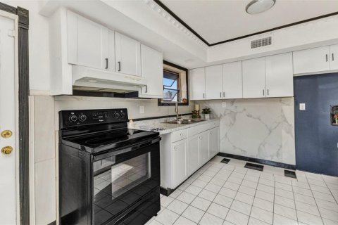Casa en venta en Port Charlotte, Florida, 3 dormitorios, 116.5 m2 № 1724502 - foto 5