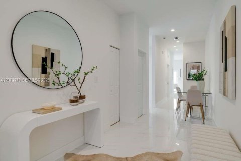 Adosado en venta en Miami, Florida, 3 dormitorios, 100.61 m2 № 2252112 - foto 10