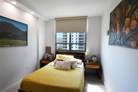 Condo in Miami, Florida, 3 bedrooms  № 2052994 - photo 23