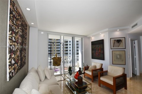 Condo in Miami, Florida, 3 bedrooms  № 2052994 - photo 9