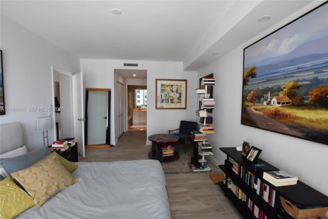 Condo in Miami, Florida, 3 bedrooms  № 2052994 - photo 14
