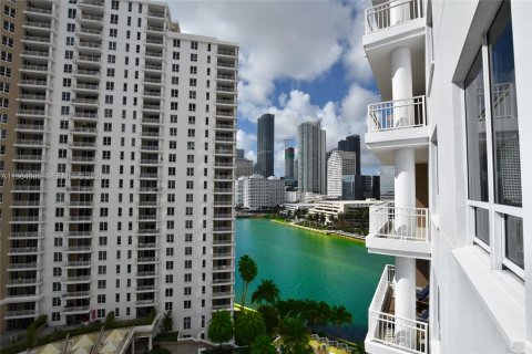 Condo in Miami, Florida, 3 bedrooms  № 2052994 - photo 7