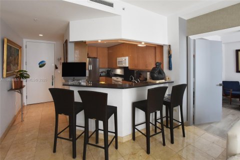 Condo in Miami, Florida, 3 bedrooms  № 2052994 - photo 25
