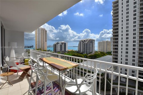 Condo in Miami, Florida, 3 bedrooms  № 2052994 - photo 2