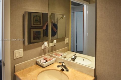 Condo in Miami, Florida, 3 bedrooms  № 2052994 - photo 19