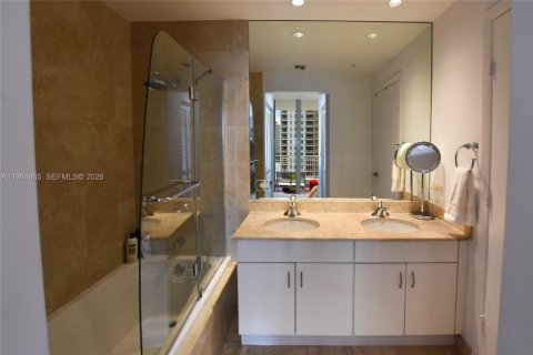 Condo in Miami, Florida, 3 bedrooms  № 2052994 - photo 16