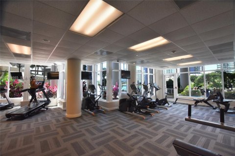 Condo in Miami, Florida, 3 bedrooms  № 2052994 - photo 30