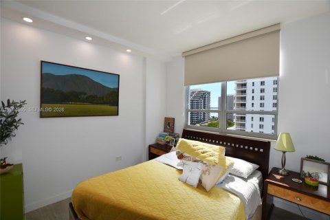 Condo in Miami, Florida, 3 bedrooms  № 2052994 - photo 22
