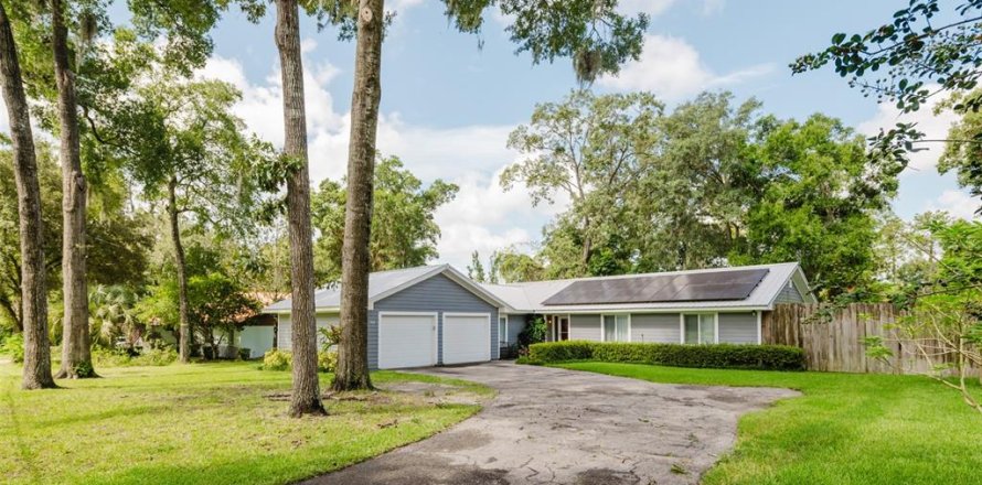 House in Ocala, Florida 3 bedrooms, 162.58 sq.m. № 1905800