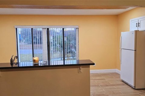 House in Orlando, Florida 3 bedrooms, 139.45 sq.m. № 1535932 - photo 3