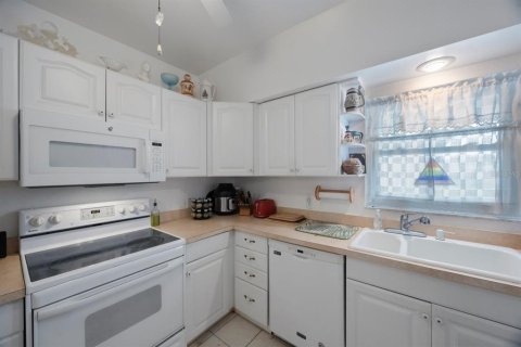 Купить кондоминиум в Сент-Питерсберг, Флорида 6 комнат, 97.55м2, № 1614146 - фото 9