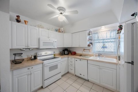Купить кондоминиум в Сент-Питерсберг, Флорида 6 комнат, 97.55м2, № 1614146 - фото 8