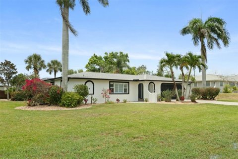 House in Punta Gorda, Florida 3 bedrooms, 155.05 sq.m. № 1777087 - photo 3