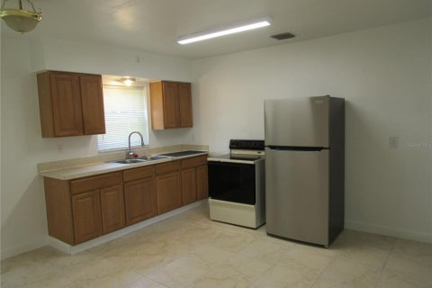 House in Clermont, Florida 2 bedrooms, 96.99 sq.m. № 1799943 - photo 4