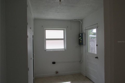 House in Clermont, Florida 2 bedrooms, 96.99 sq.m. № 1799943 - photo 10