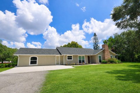 House in Vero Beach, Florida 4 bedrooms, 240.62 sq.m. № 2146170 - photo 6