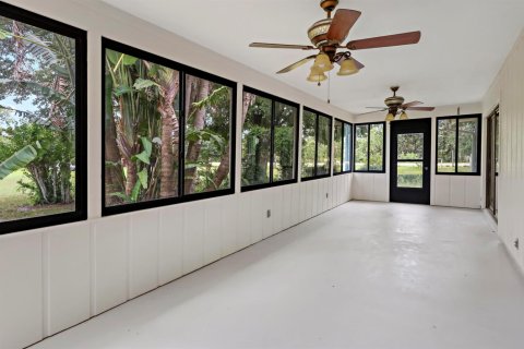 House in Vero Beach, Florida 4 bedrooms, 240.62 sq.m. № 2146170 - photo 25