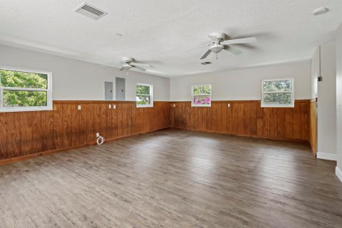 House in Vero Beach, Florida 4 bedrooms, 240.62 sq.m. № 2146170 - photo 23
