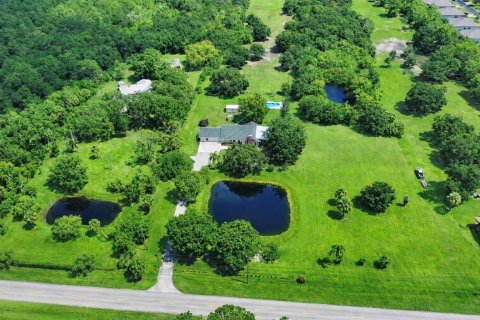 House in Vero Beach, Florida 4 bedrooms, 240.62 sq.m. № 2146170 - photo 7