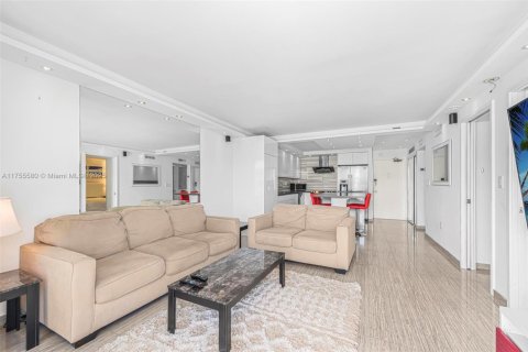 Condo in Miami Beach, Florida, 2 bedrooms № 1957586 - photo 5