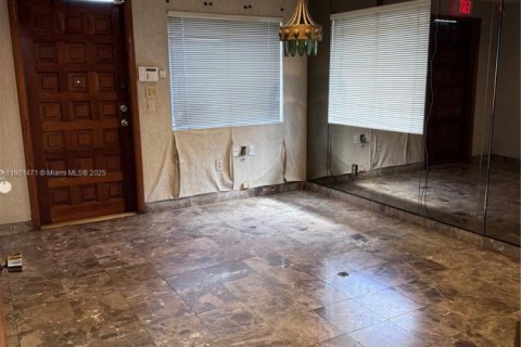 Immobilier commercial à vendre à Miami, Floride № 1953173 - photo 18