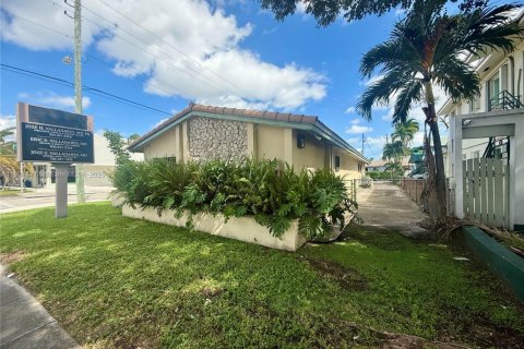 Immobilier commercial à vendre à Miami, Floride № 1953173 - photo 2