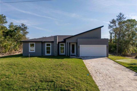 House in Port Charlotte, Florida 4 bedrooms, 166.76 sq.m. № 2221164 - photo 5
