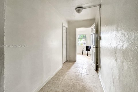 Снять в аренду виллу или дом в Форт-Лодердейл, Флорида 3 спальни, 78.78м2, № 1989530 - фото 3