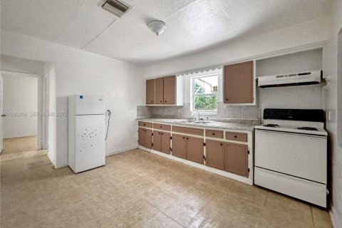 Снять в аренду виллу или дом в Форт-Лодердейл, Флорида 3 спальни, 78.78м2, № 1989530 - фото 5