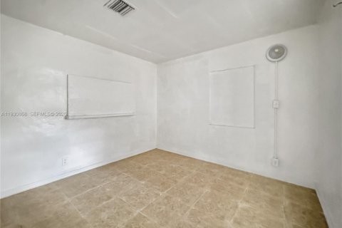 House in Fort Lauderdale, Florida 3 bedrooms, 78.78 sq.m. № 1989530 - photo 14