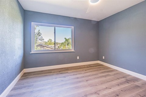 Villa ou maison à louer à New Port Richey, Floride: 4 chambres, 250.84 m2 № 2386156 - photo 23